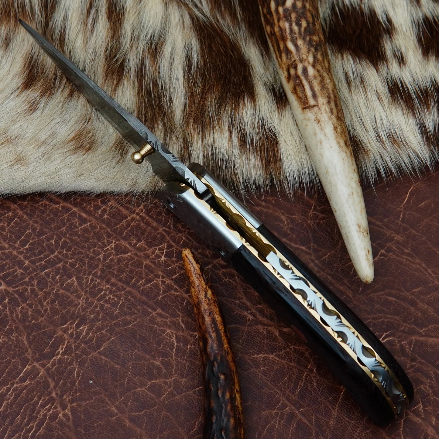 Damascus Folding Pocket Knife – Natural Wenge Wood Handle with Engraved Fish Scale Steel Bolster & Mosaic Pin | Hand Forged 156 Layer CHFOL07